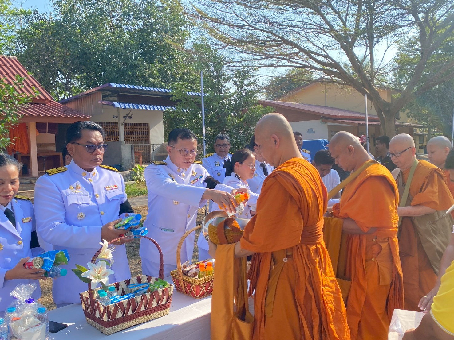 title - ส.ป.ก.ระนอง เข้าร่วมพิธีเจริญพระพุทธมนต์และทำบุญตักบาตร ถวายพระพรชัยมงคล เนื่องในโอกาสวันคล้ายวันพระราชสมภพสมเด็จพระกนิษฐาธิราชเจ้า กรมสมเด็จพระเทพรัตนราชสุดาฯ สยามบรมราชกุมารี